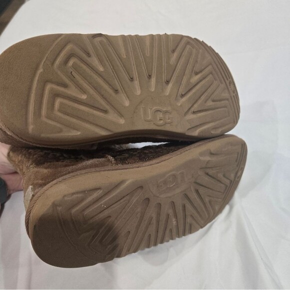 Ugg Classic II Glitter Leopard Boots Size 4 - Picture 8 of 11